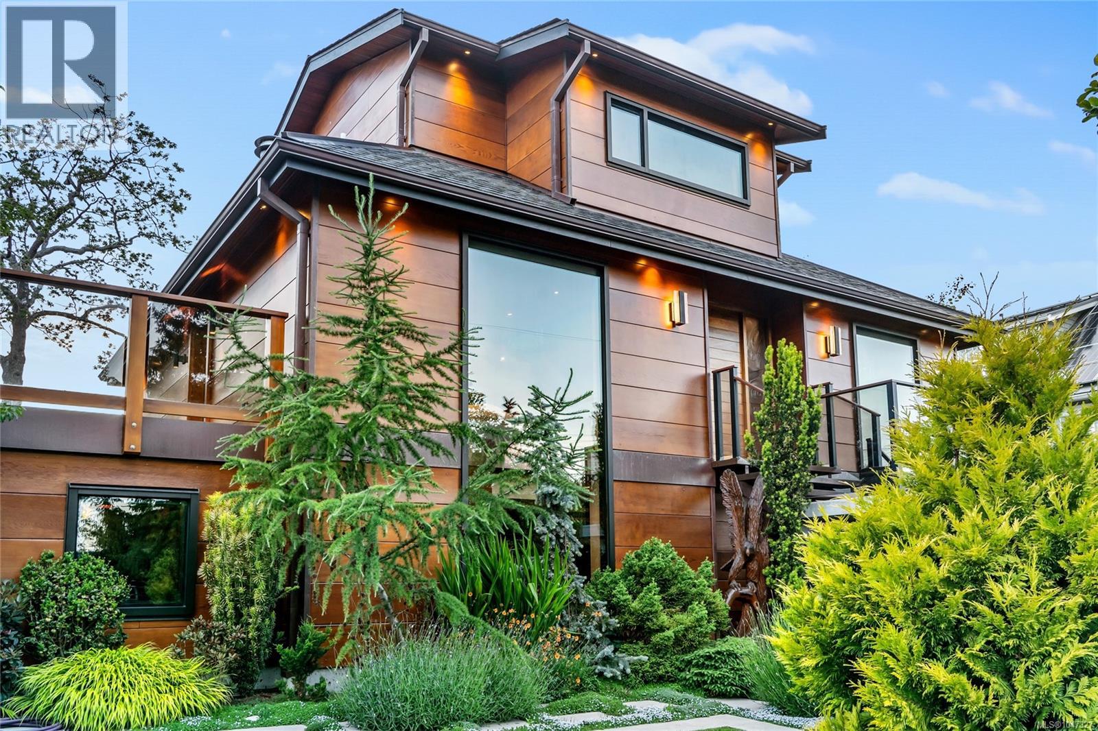 626 Monterey Ave
