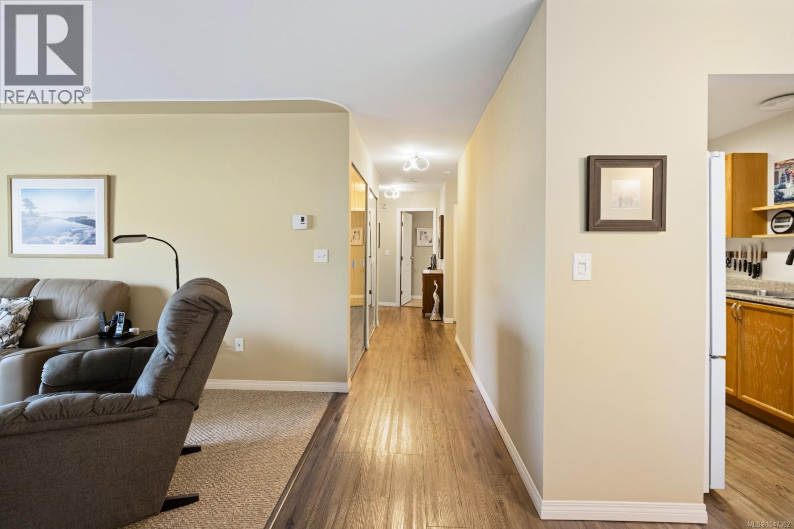 307 254 First St Property Photo 16