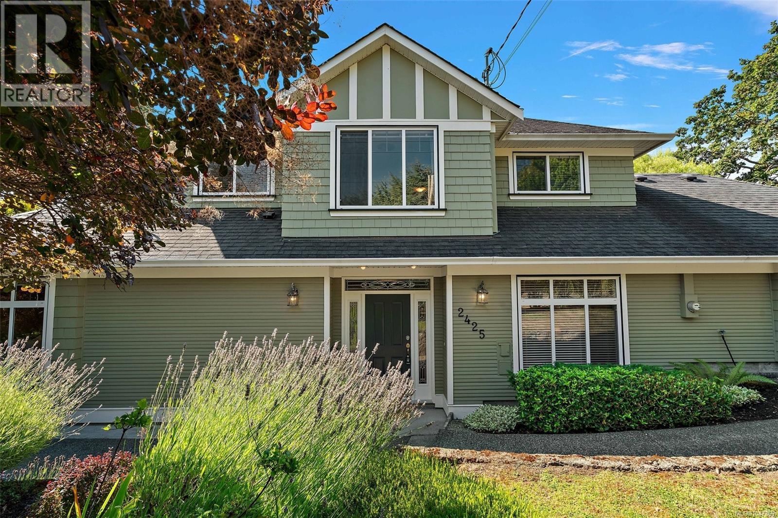 2425 Oak Bay Ave Property Photo 1