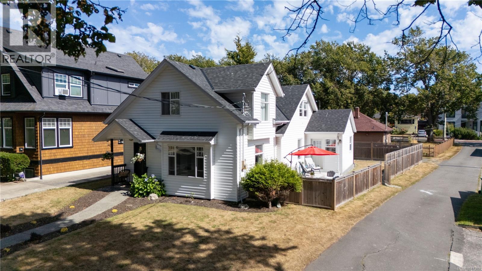 15 Pilot St