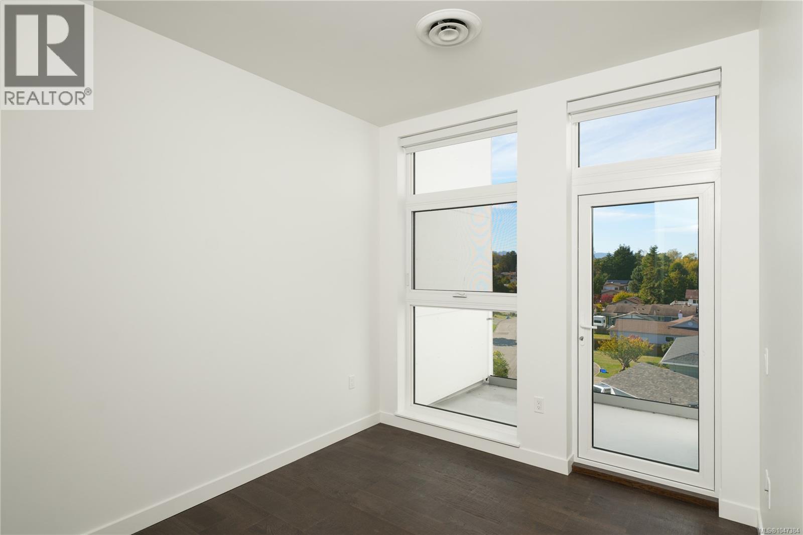 407 9570 Fifth St Property Photo 10