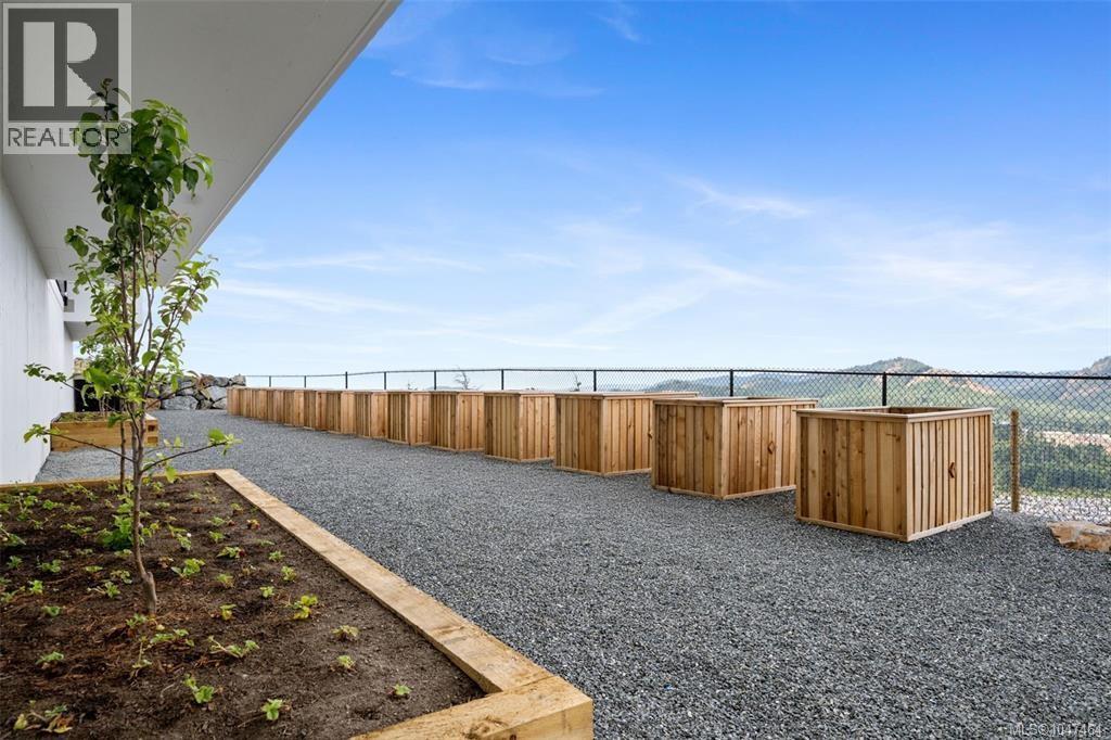 208 1810 Selenite Pl Property Photo 9