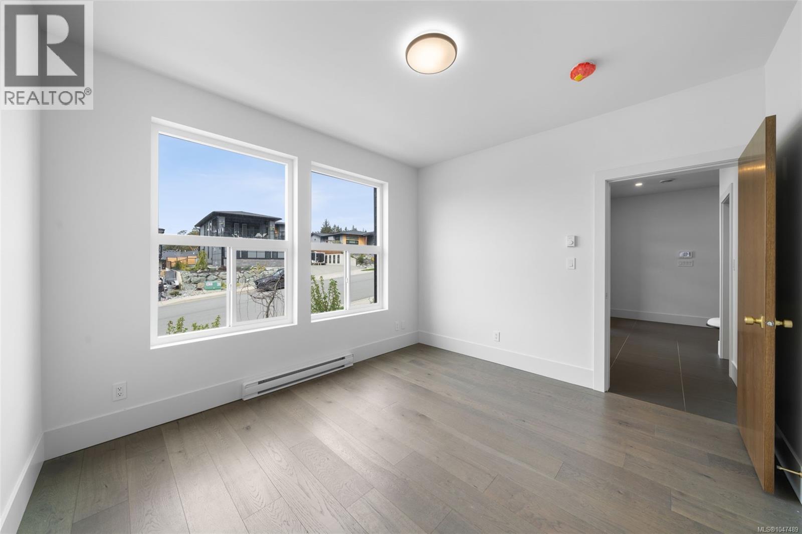 1221 Viewtop Rd Property Photo 9