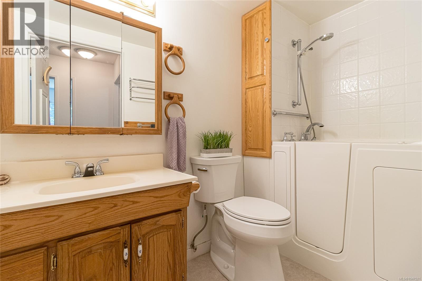 102 3244 Seaton St Property Photo 11