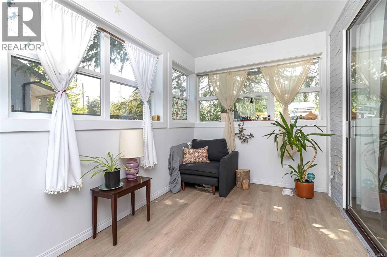 102 3244 Seaton St Property Photo 13