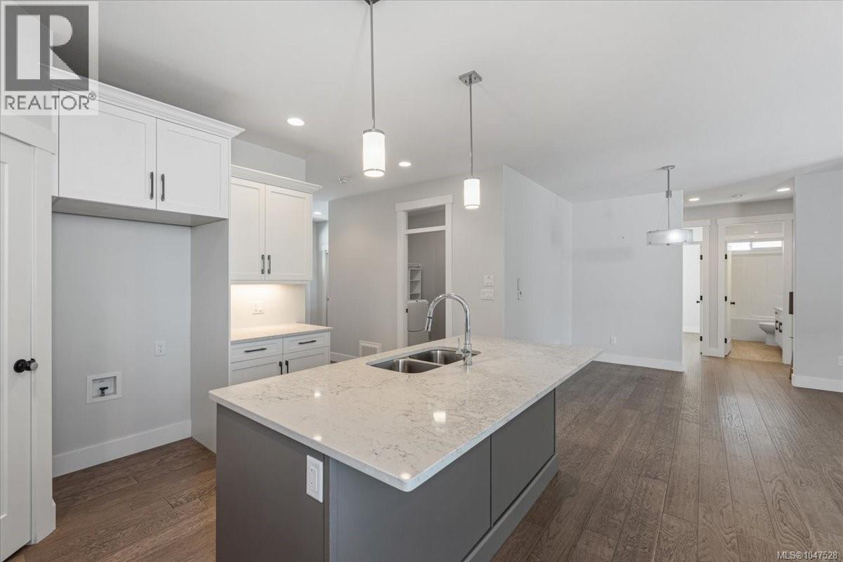 3825 Marjorie Way Property Photo 11