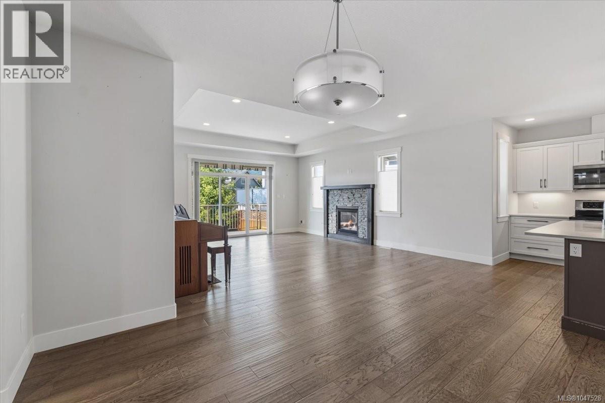 3825 Marjorie Way Property Photo 12