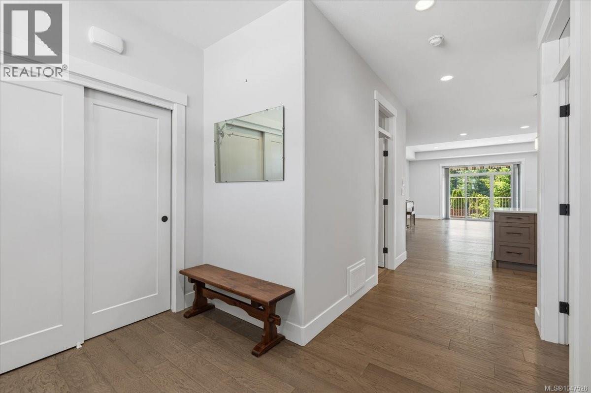 3825 Marjorie Way Property Photo 18