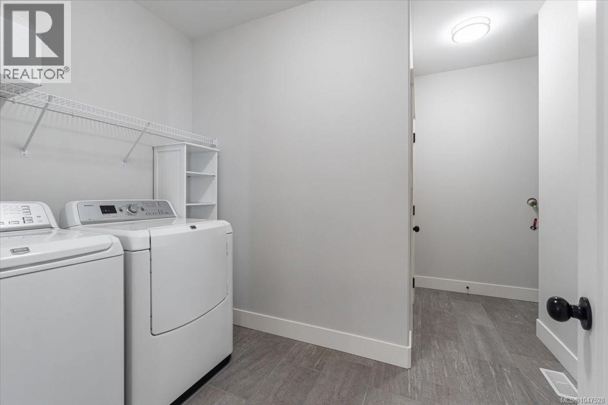 3825 Marjorie Way Property Photo 19