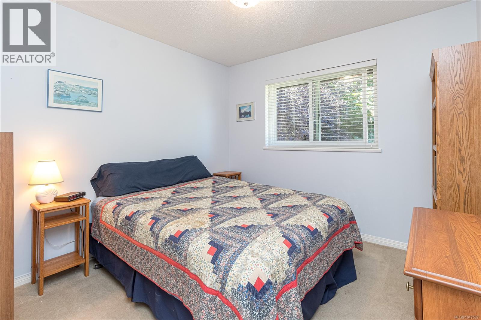 6736 Rhodonite Dr Property Photo 10