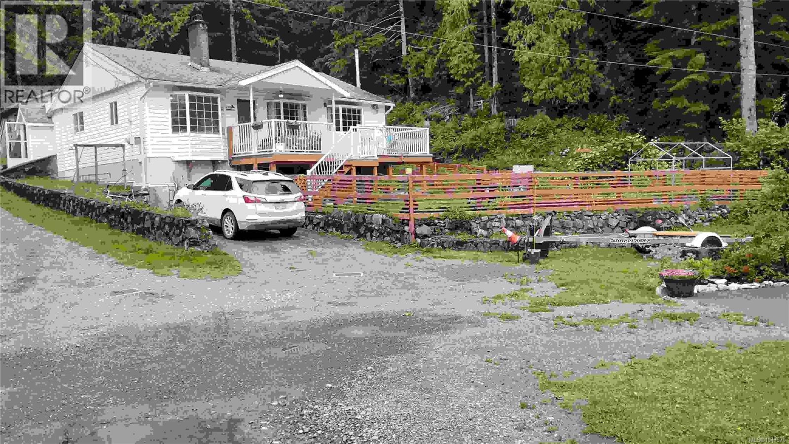 922 Resolution Rd Property Photo 1