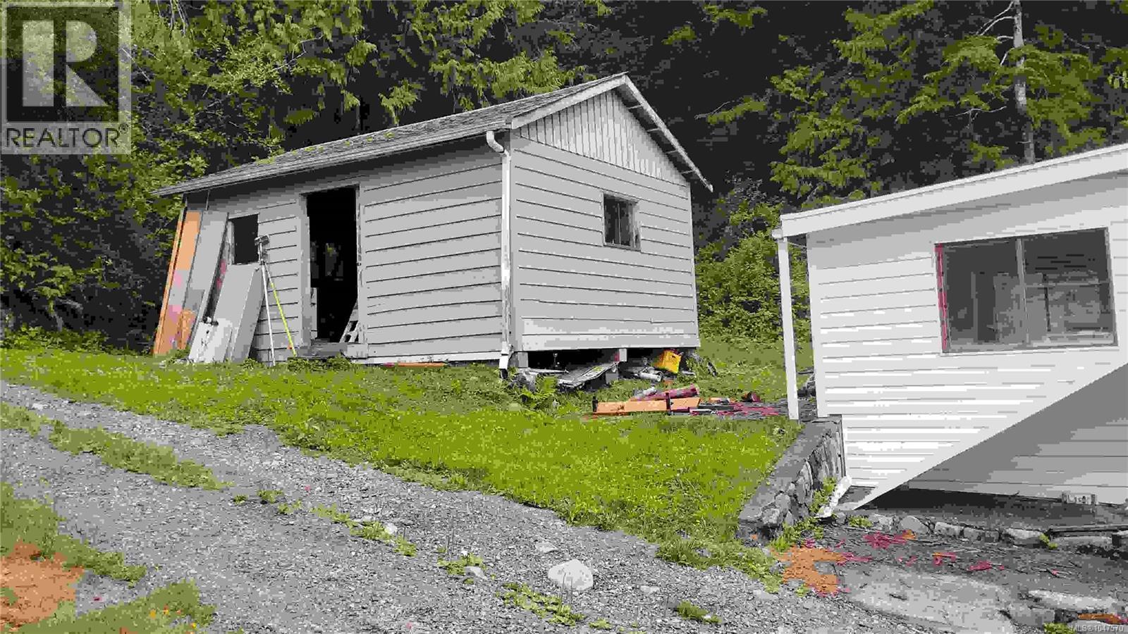 922 Resolution Rd Property Photo 14
