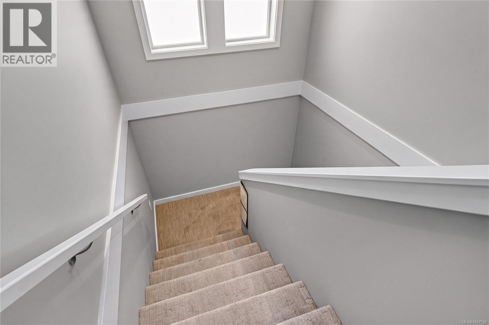 923 Randall Pl Property Photo 29