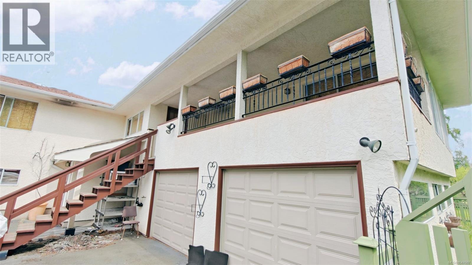 1637 Warren Gdns Property Photo 7