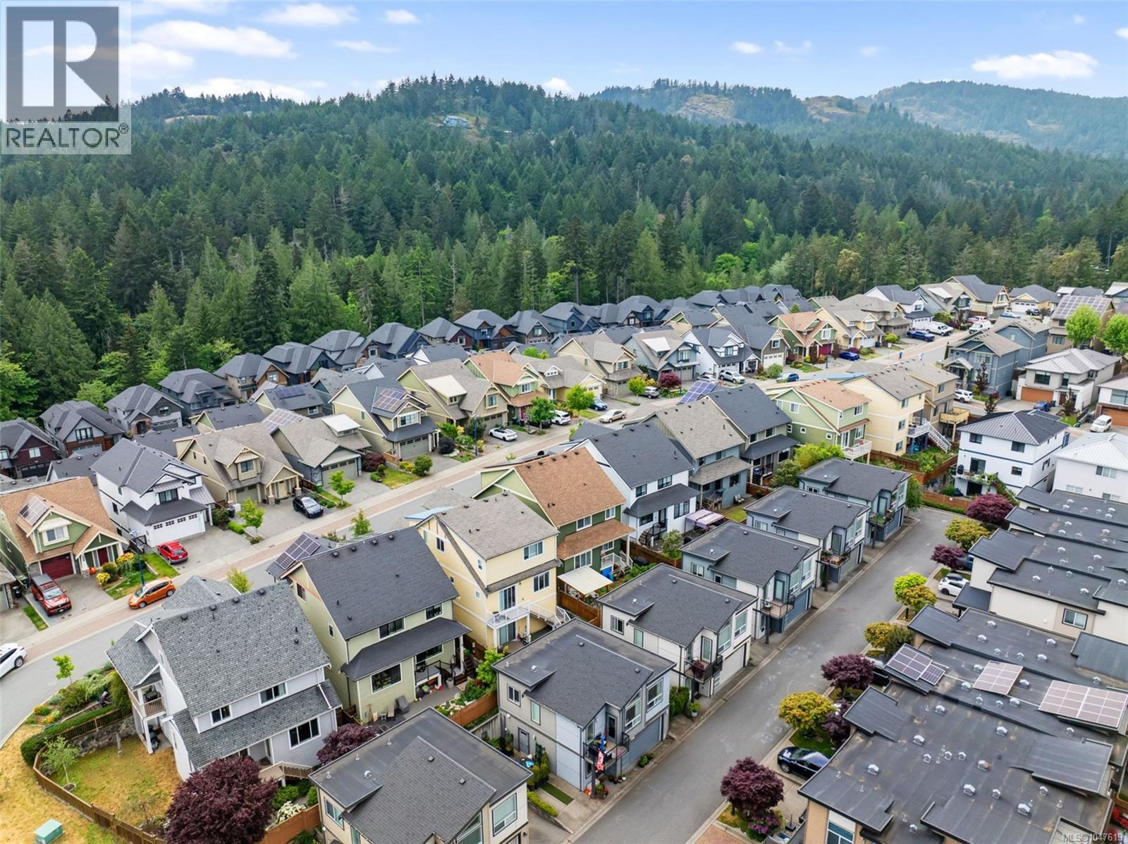 1005 Boeing Close