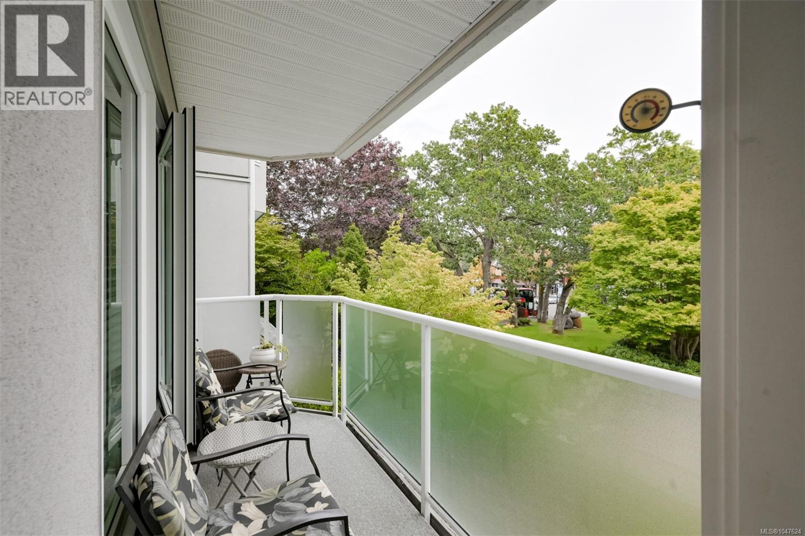 203 1477 Yale St Property Photo 7