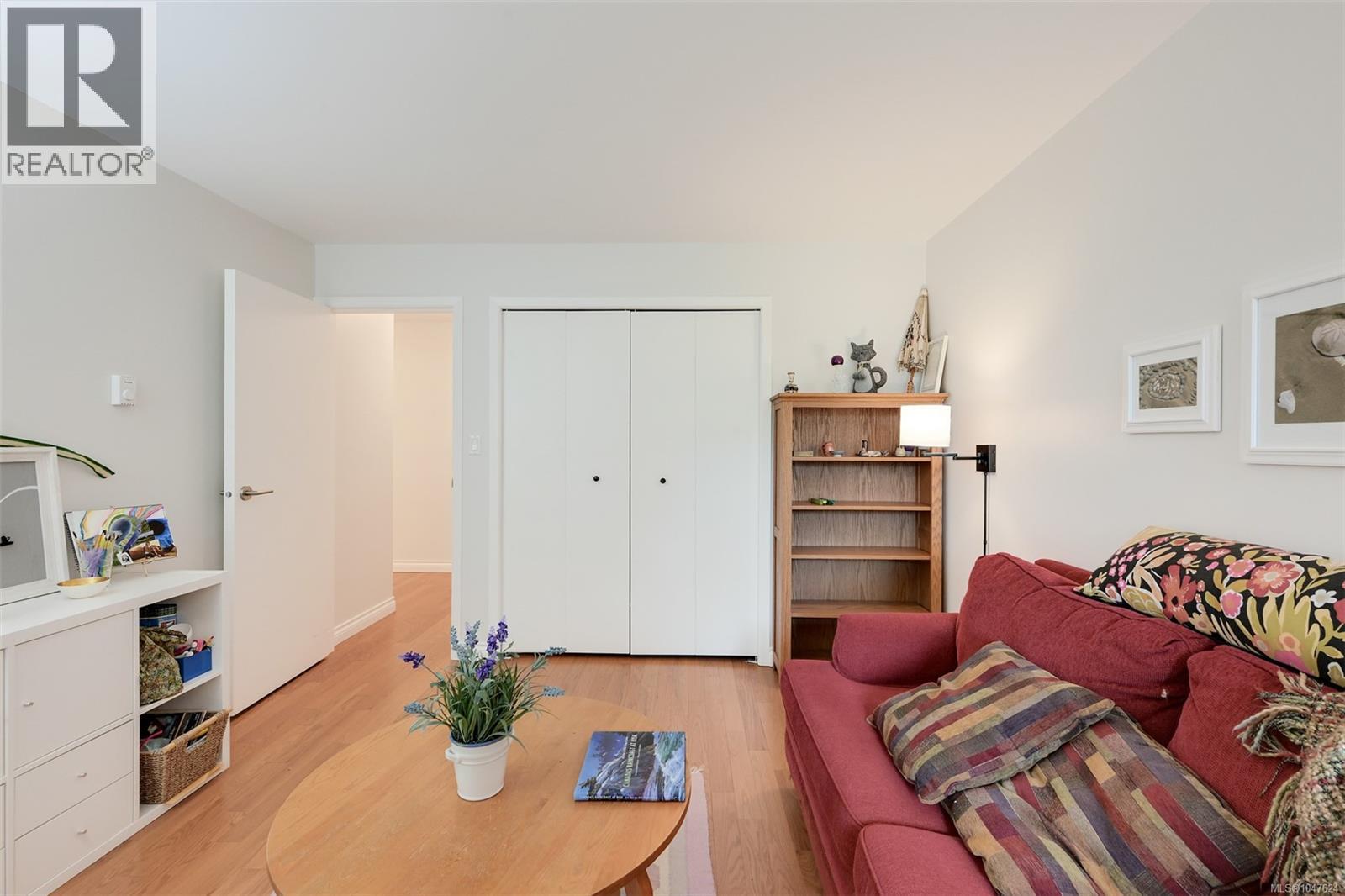 203 1477 Yale St Property Photo 32