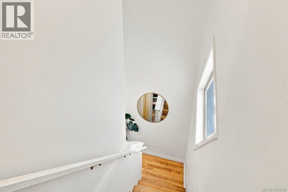2 307 Moss St Property Photo 20