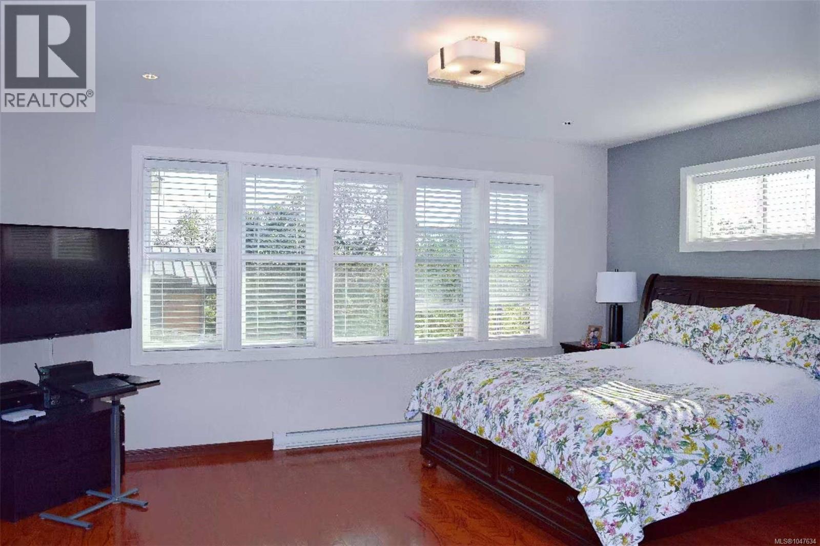 4037 Nelthorpe St Property Photo 12