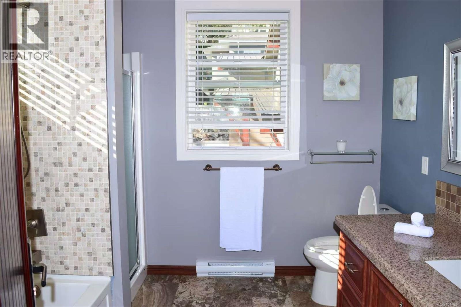 4037 Nelthorpe St Property Photo 14