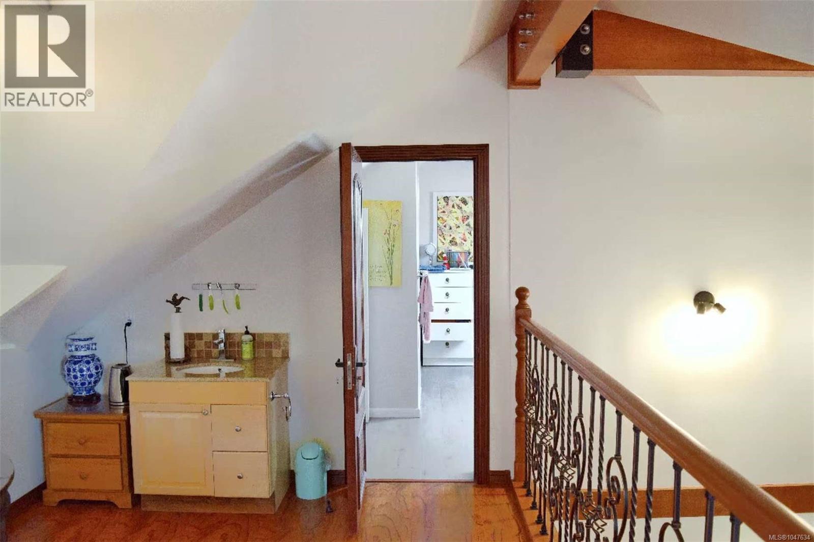 4037 Nelthorpe St Property Photo 26