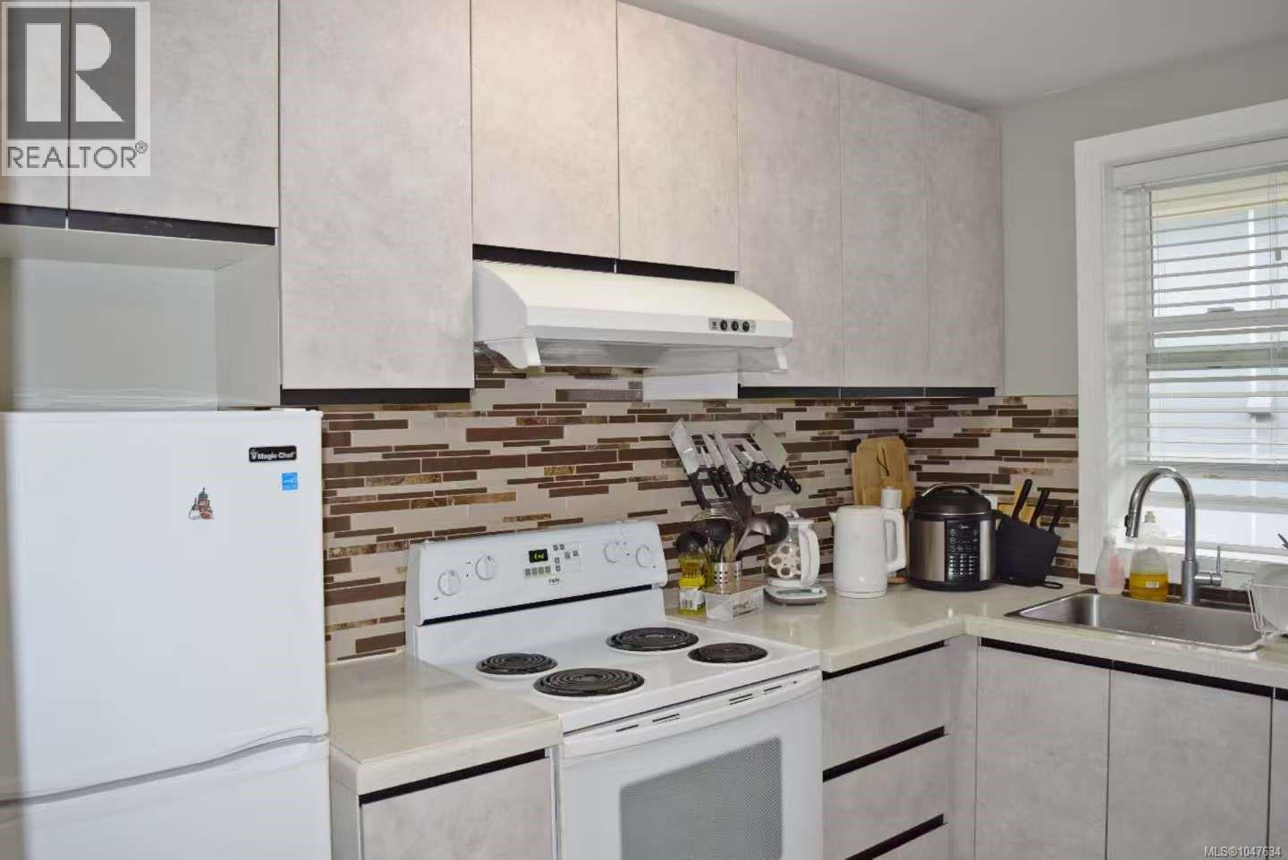 4037 Nelthorpe St Property Photo 39