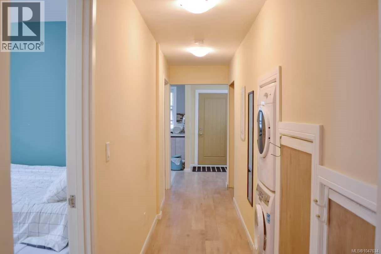4037 Nelthorpe St Property Photo 41
