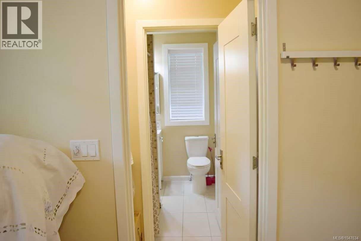 4037 Nelthorpe St Property Photo 49