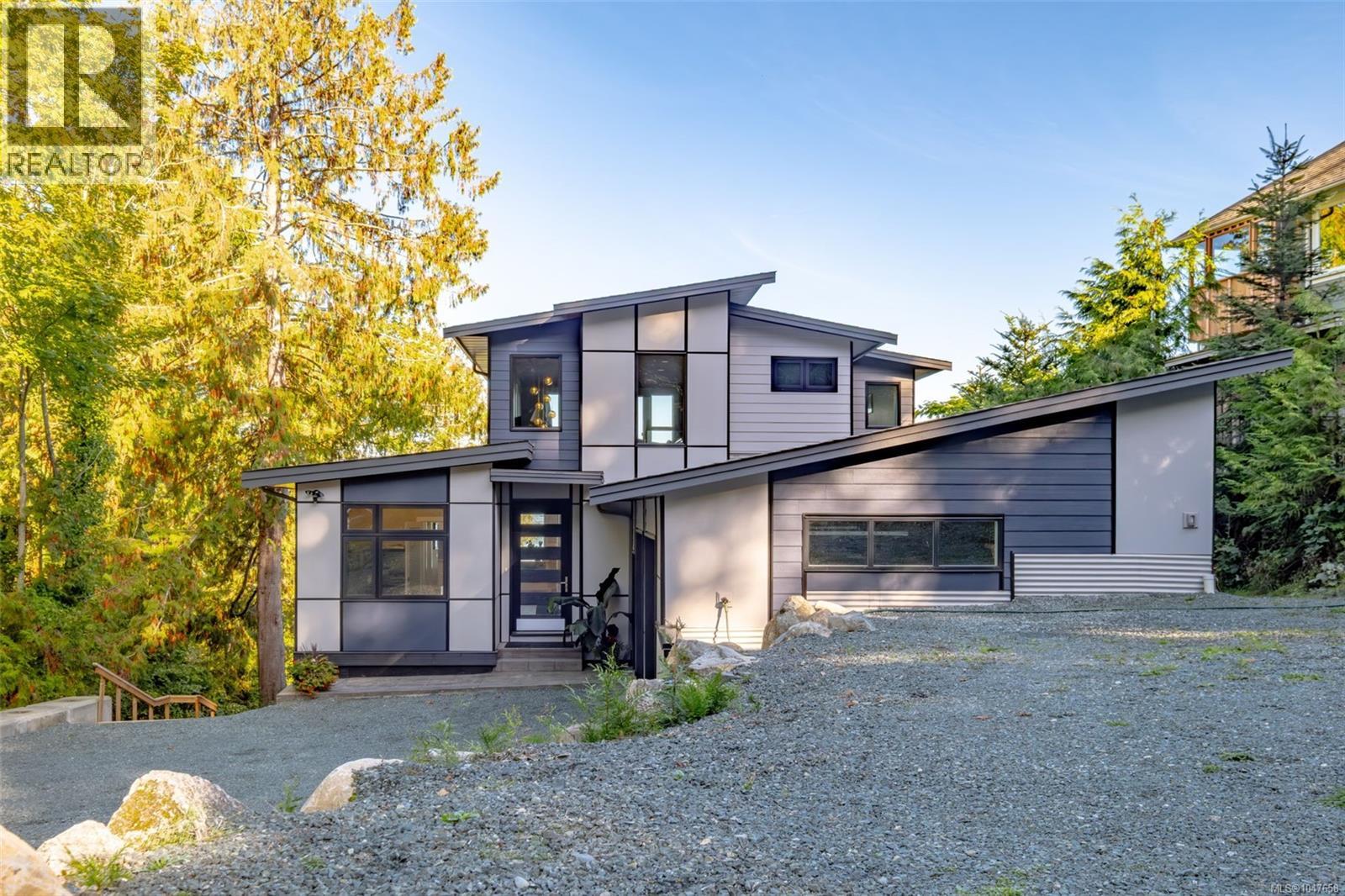 10333 Chemainus Rd Property Photo 2