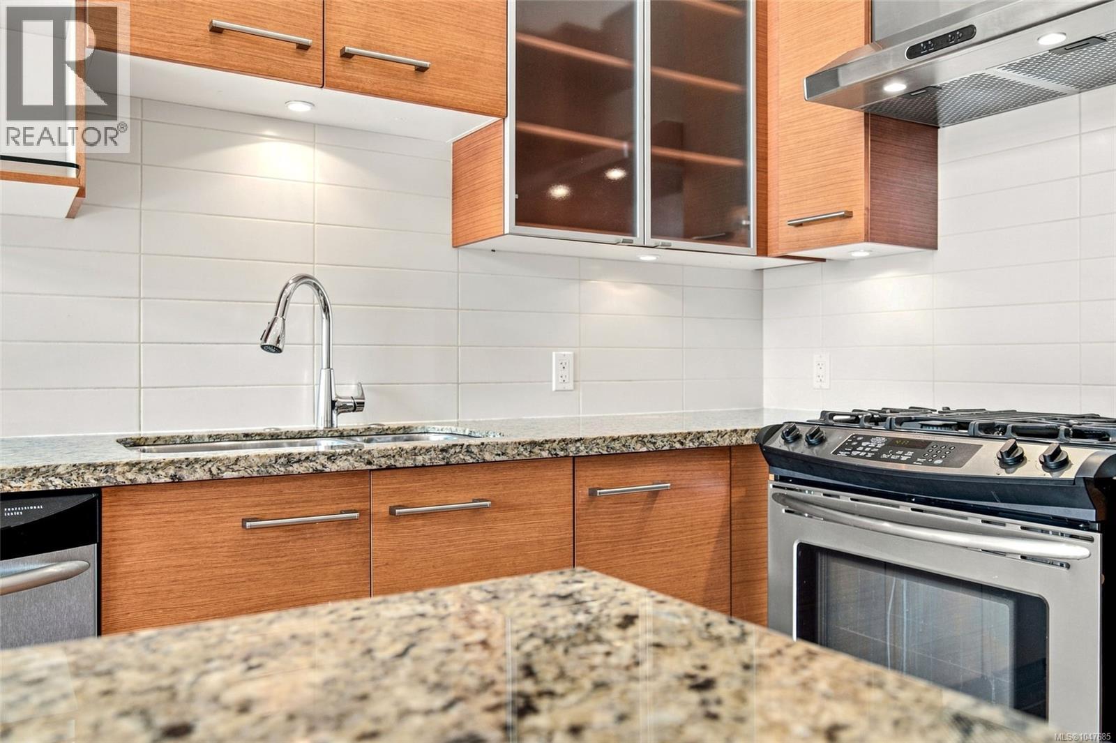 107 38 Front St Property Photo 9