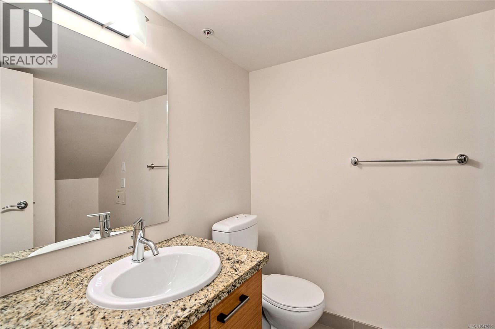 107 38 Front St Property Photo 35