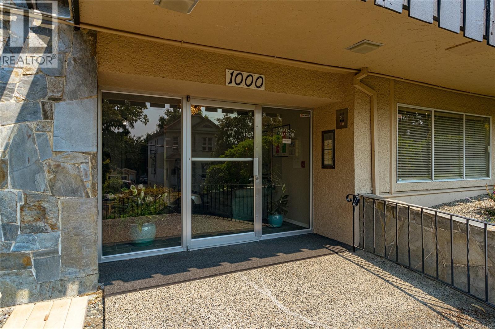 101 1000 Mcclure St Property Photo 4