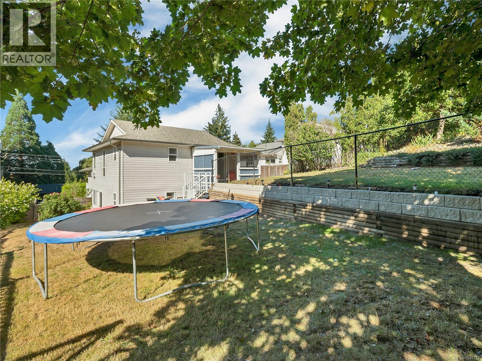 825 Pinecrest Rd Property Photo 49