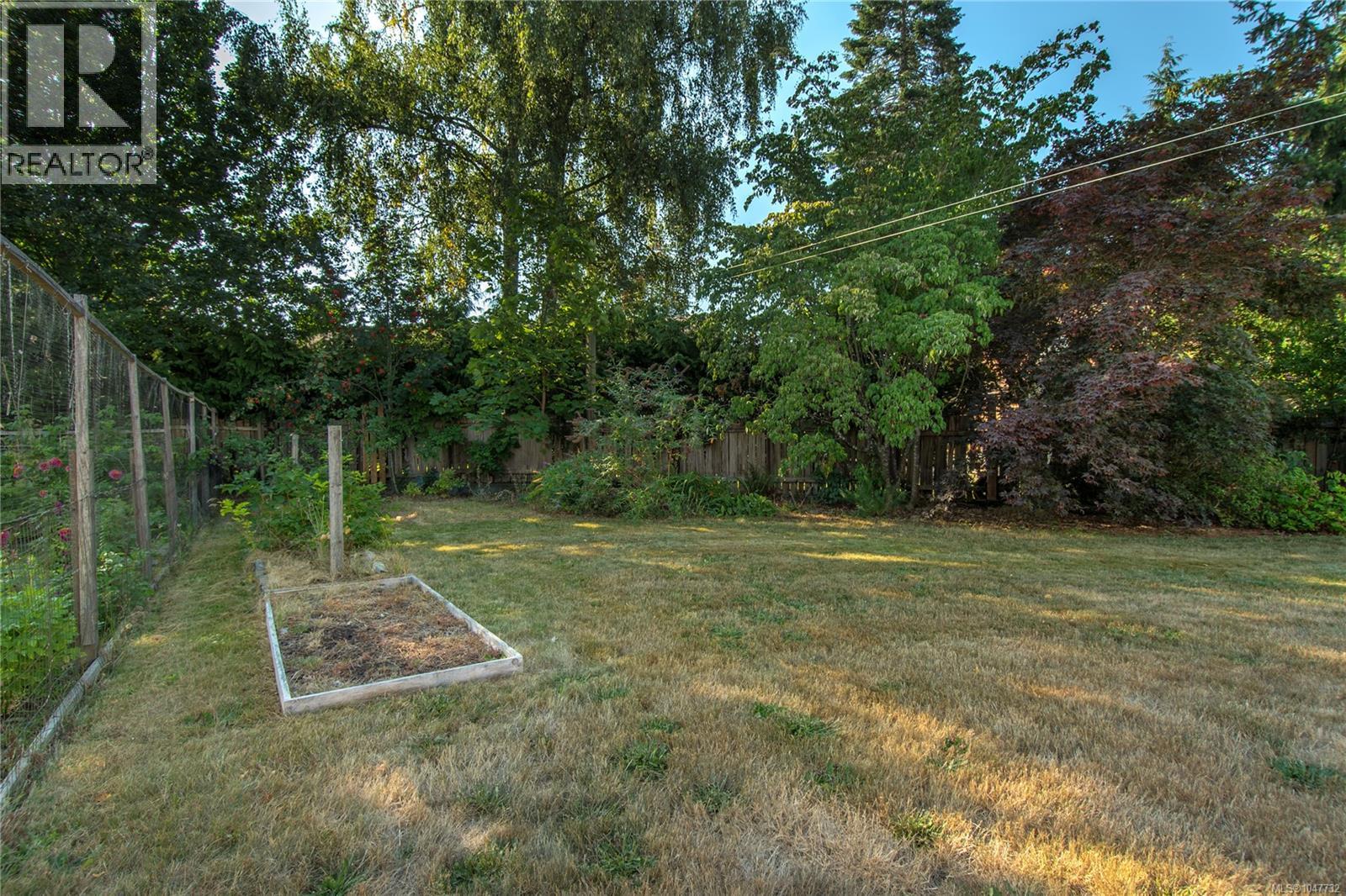 631 Warden Cds Property Photo 39