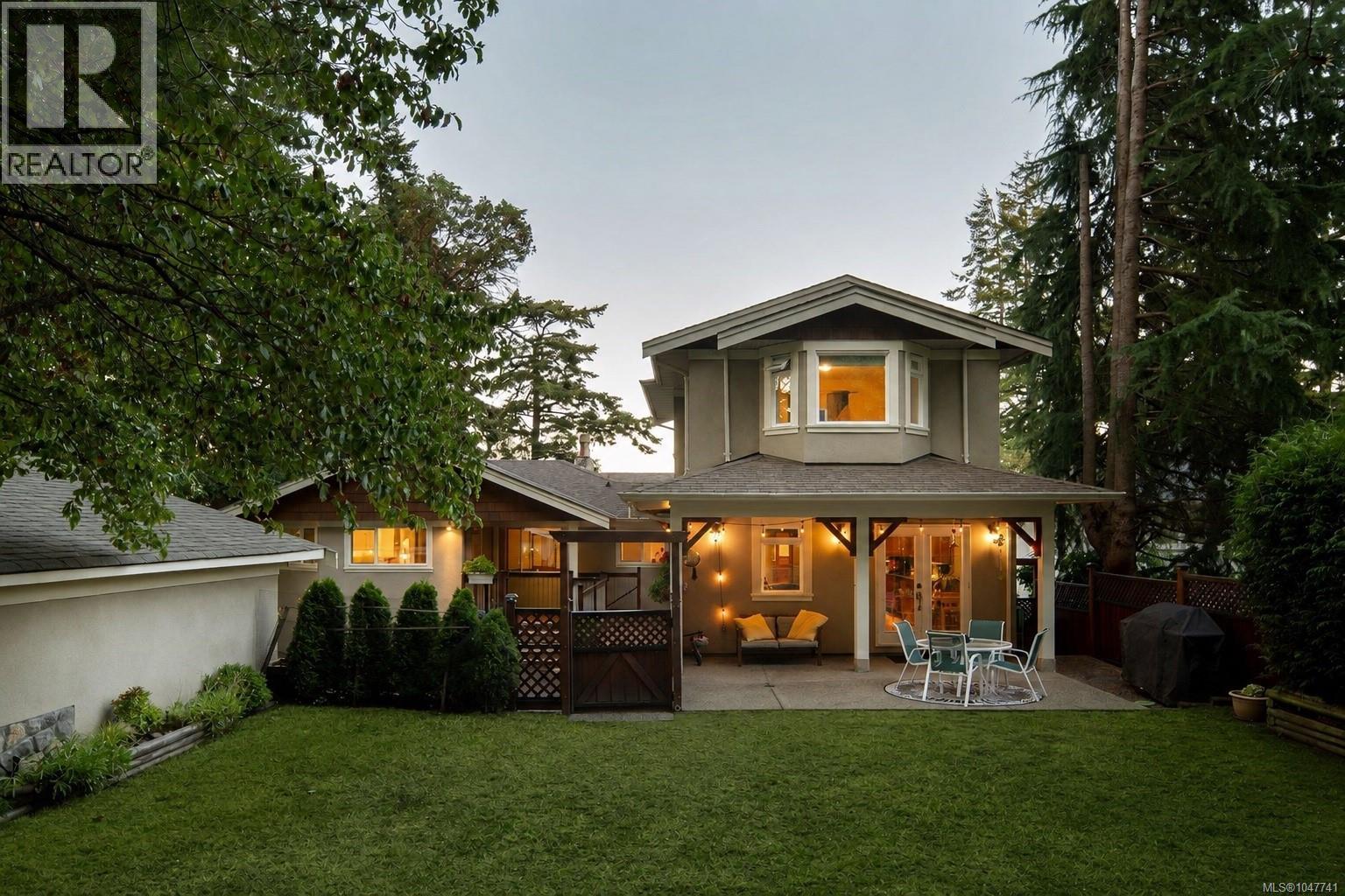2229 Arbutus Rd E Property Photo 42
