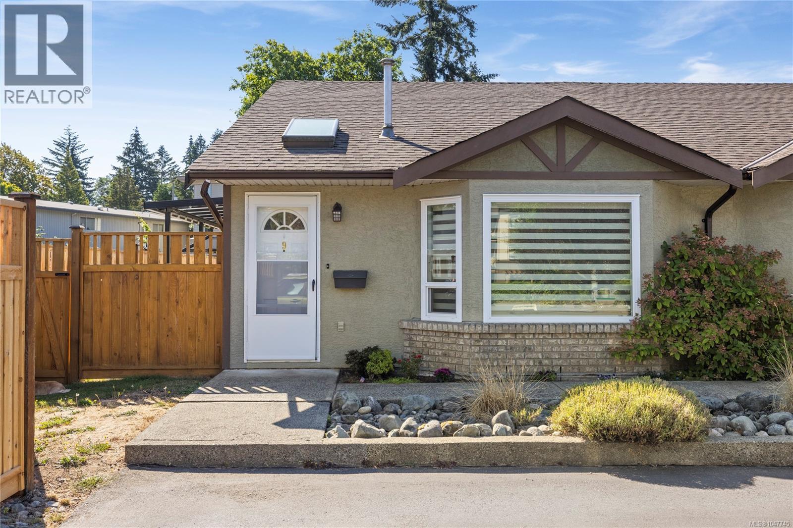 9 1623 Caspers Way Property Photo 1