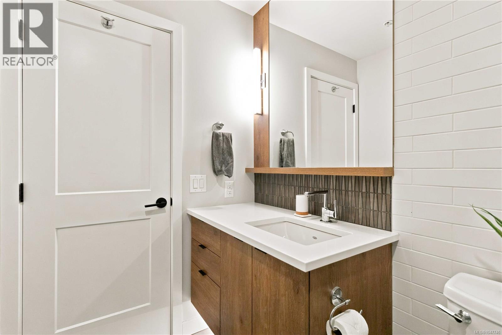 204 950 Whirlaway Cres Property Photo 19