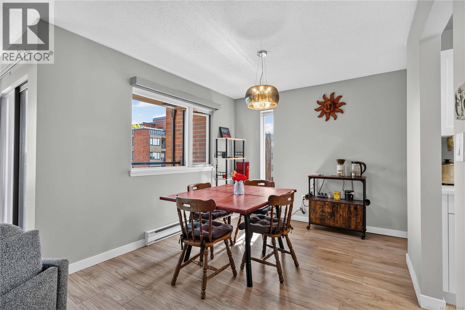 405 103 Gorge Rd E Property Photo 10