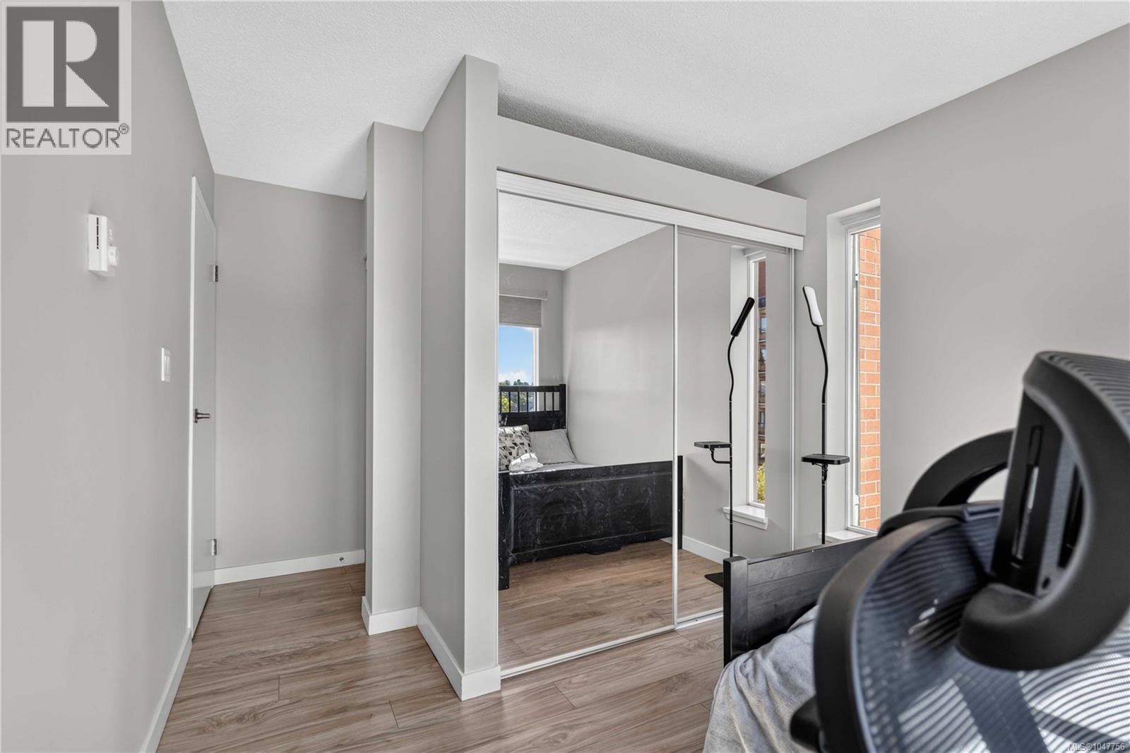 405 103 Gorge Rd E Property Photo 25