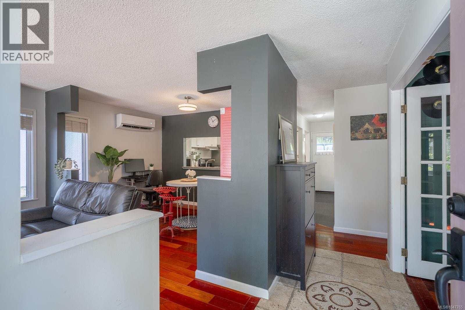 3716 Howden Dr Property Photo 18