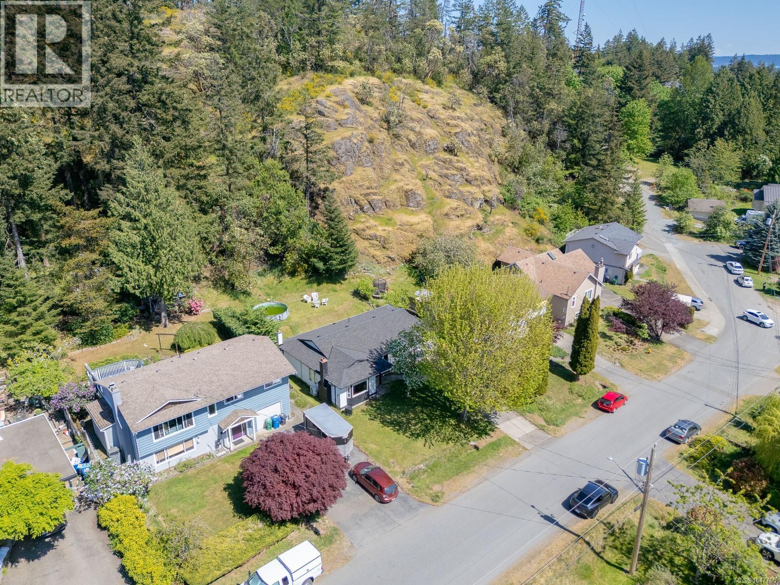 3716 Howden Dr Property Photo 27