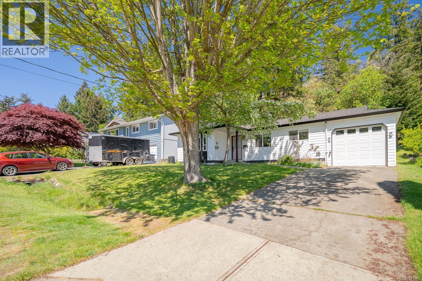 3716 Howden Dr Property Photo 34
