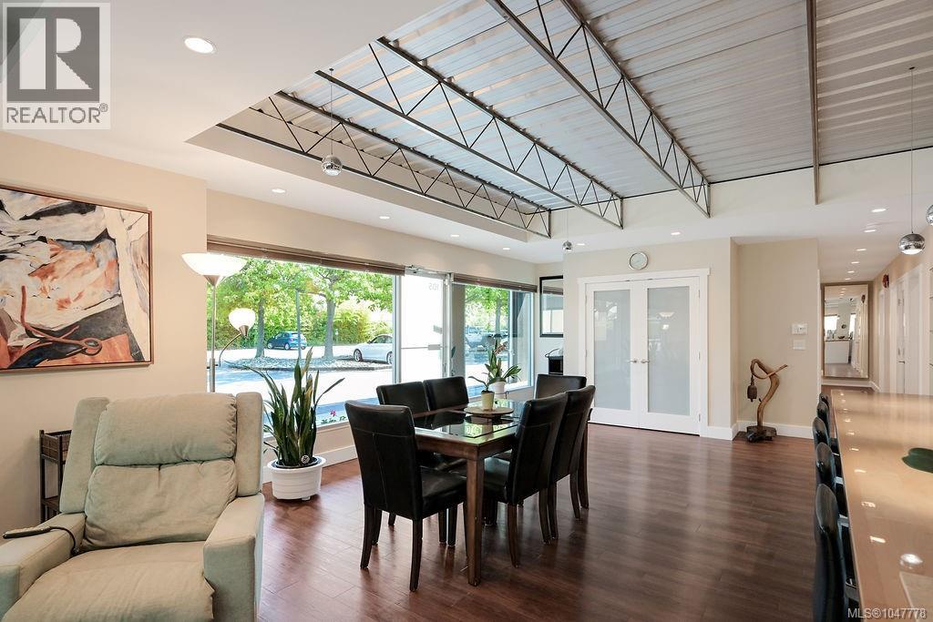 105 2245 James White Blvd Property Photo 6