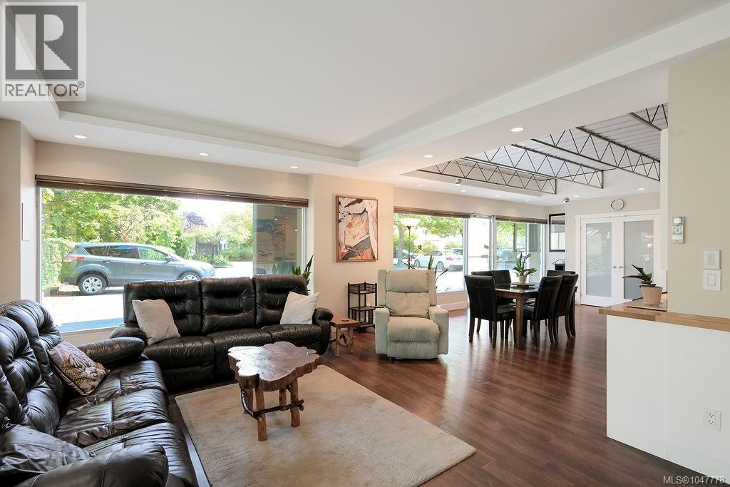 105 2245 James White Blvd Property Photo 10