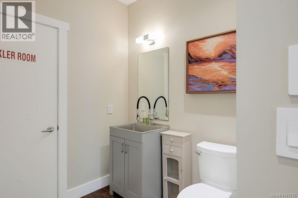 105 2245 James White Blvd Property Photo 45