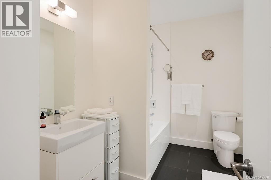 105 2245 James White Blvd Property Photo 47