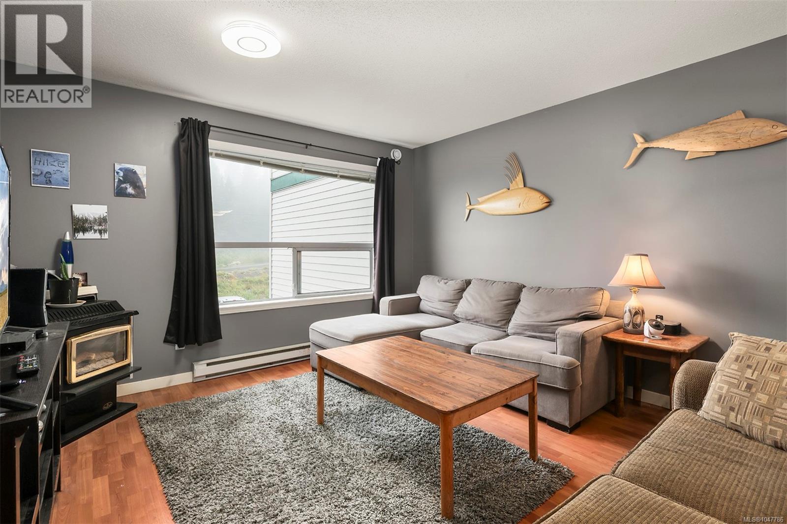 205 1105 Henry Rd Property Photo 1