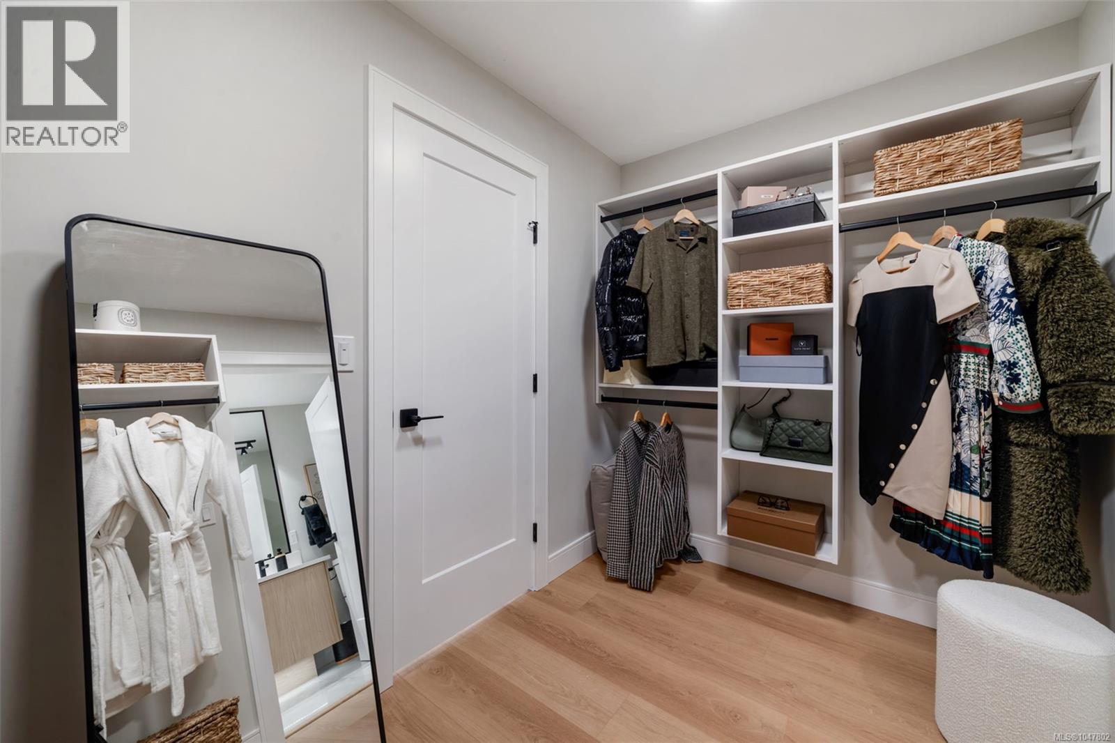 116 1810 Selenite Pl Property Photo 16