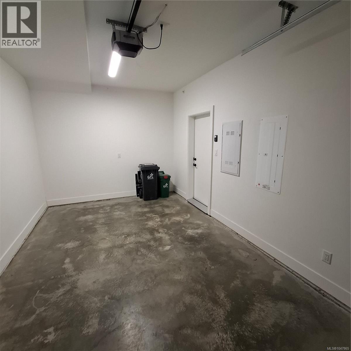 8 2330 Sooke Rd Property Photo 18