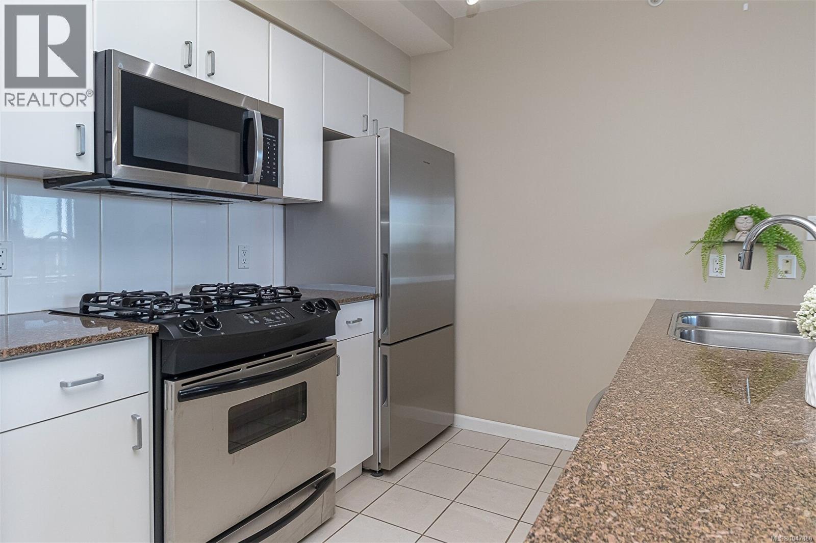 816 160 Wilson St Property Photo 16